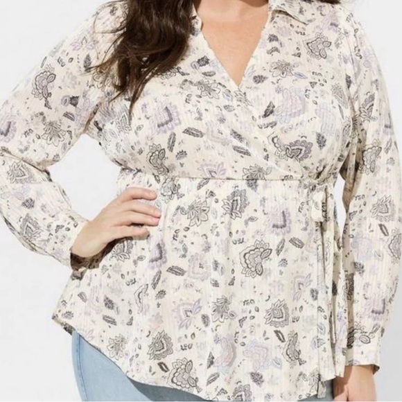 torrid Tops - NWT Torrid Stripe Satin Collared Blouse Floral Design